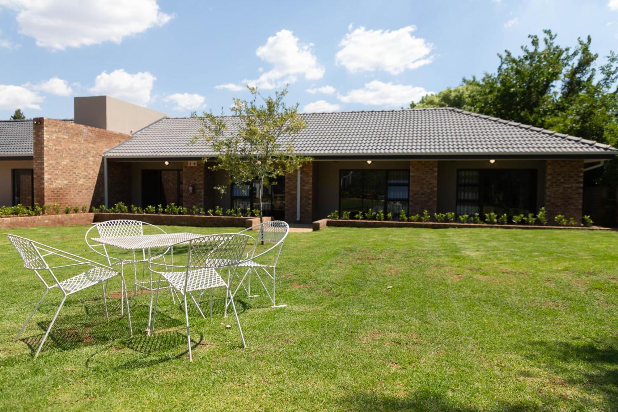 Opstal Gastehuis Potchefstroom Εξωτερικό φωτογραφία